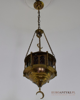 Starodawna lampa wisząca w orientalnym stylu. Lampy arabskie.