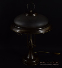 starodawna lampa na biurko