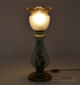 Barokowa Lampka Nocna z Motywami Aniołków – Elegancja i Ciepły Klimat