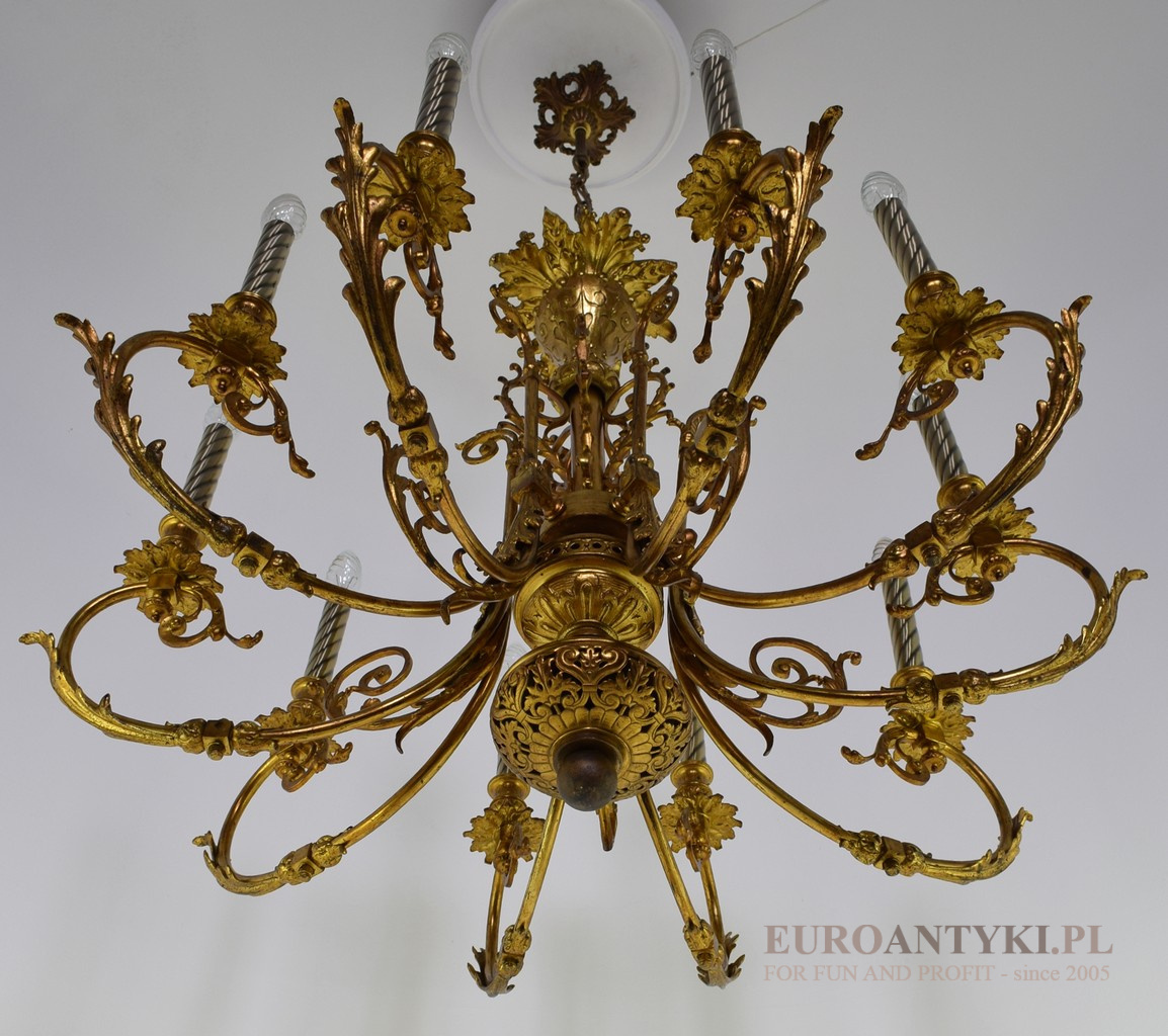 Lampy Pałacowe – Królewski Blask w Twoim Domu