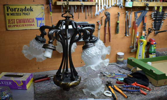 Stare Lampy – Warto Wykonywać Żmudną Renowację?