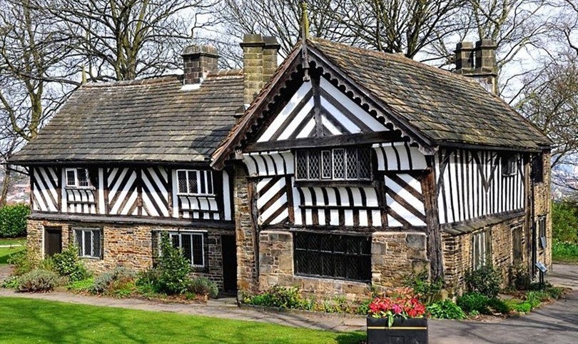 Wiejski dom z XVII wieku - aranżacja wnętrza i akcesoria