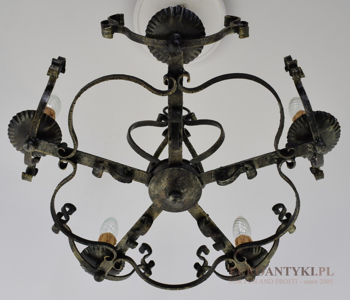 kute metalowe żyrandole rustykalne