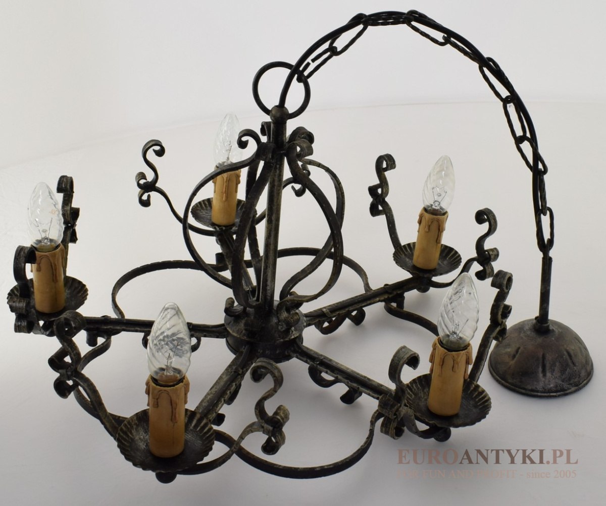 metalowe żyrandole kute