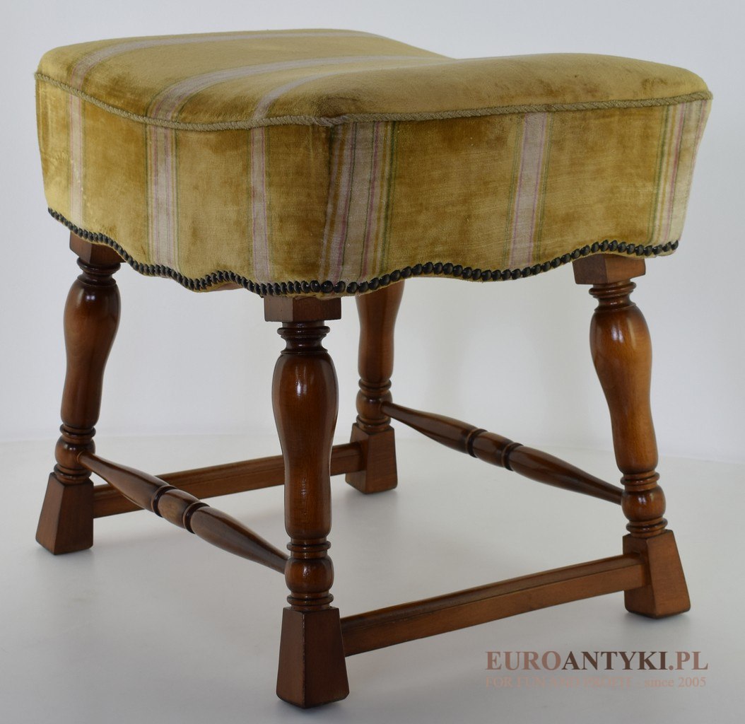 Elegancka-Pufa-Vintage-z-Francji-z-polwy-wieku-antyczne-meble